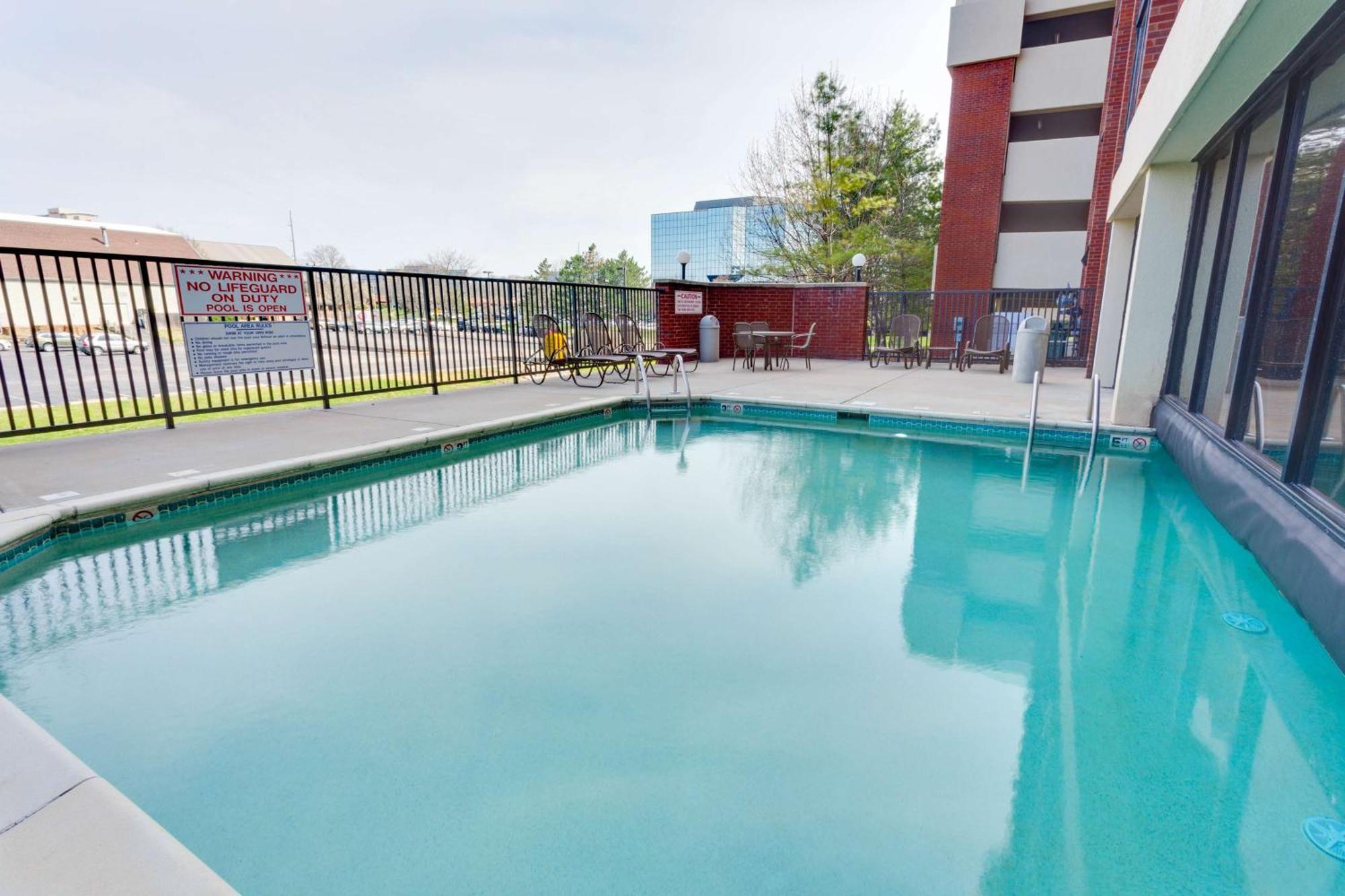 Drury Inn & Suites Overland Park Dış mekan fotoğraf