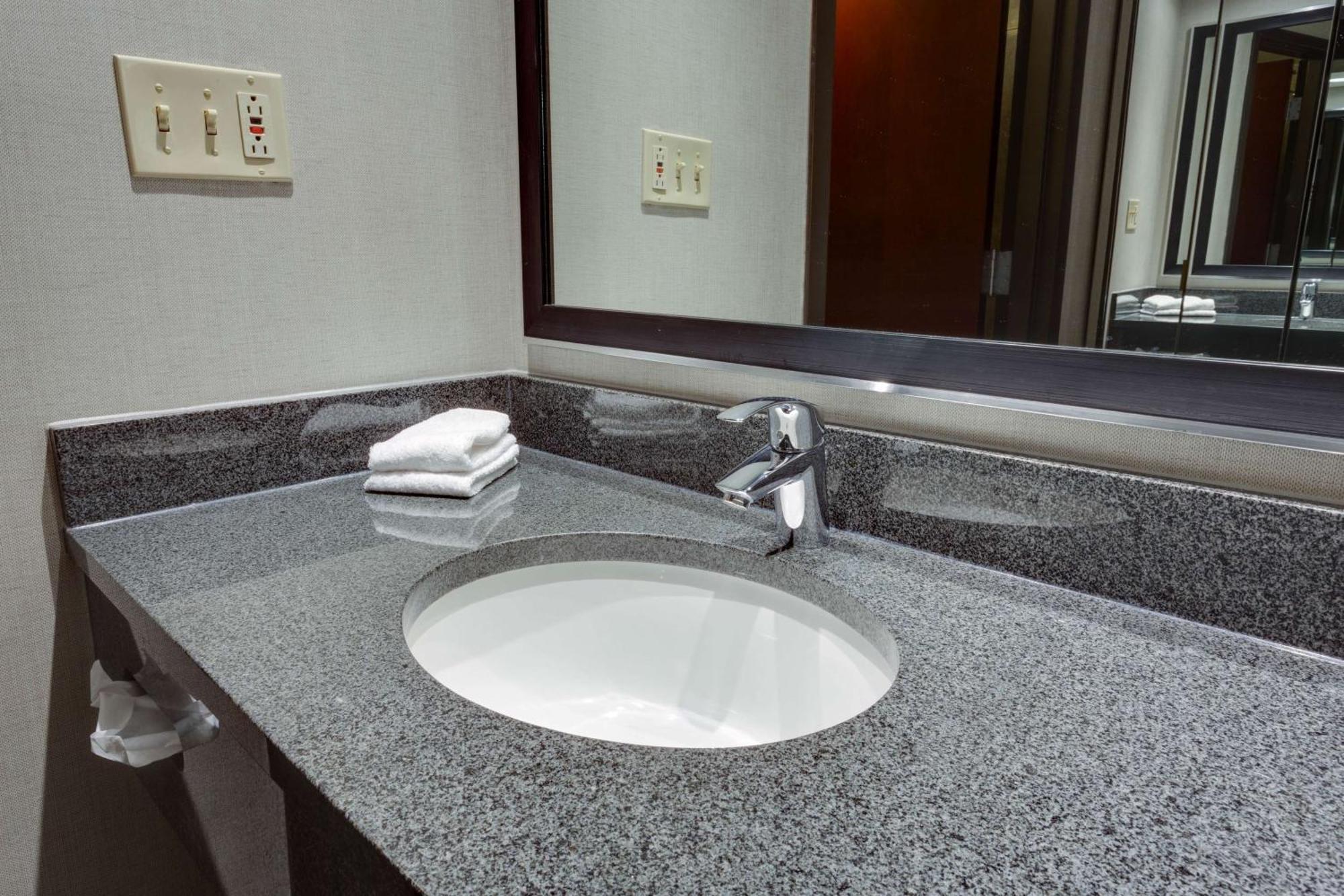 Drury Inn & Suites Overland Park Dış mekan fotoğraf